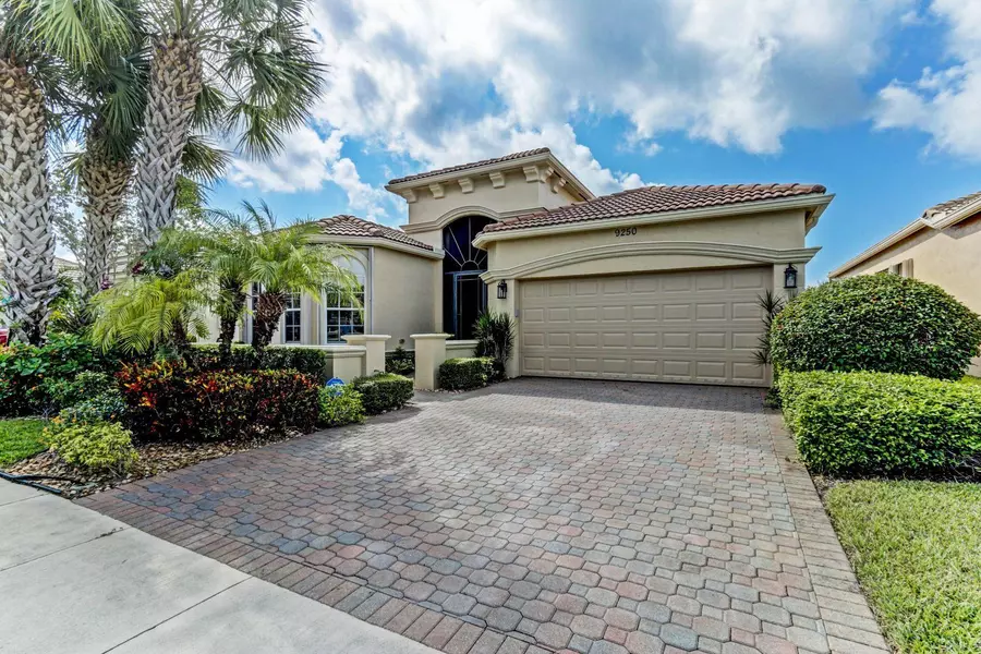 9250 Via Elegante, Wellington, FL 33411