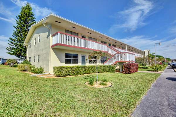 95 E Somerset, West Palm Beach, FL 33417