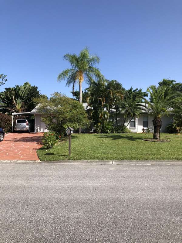 2031 SE SE New York ST, Port Saint Lucie, FL 34952