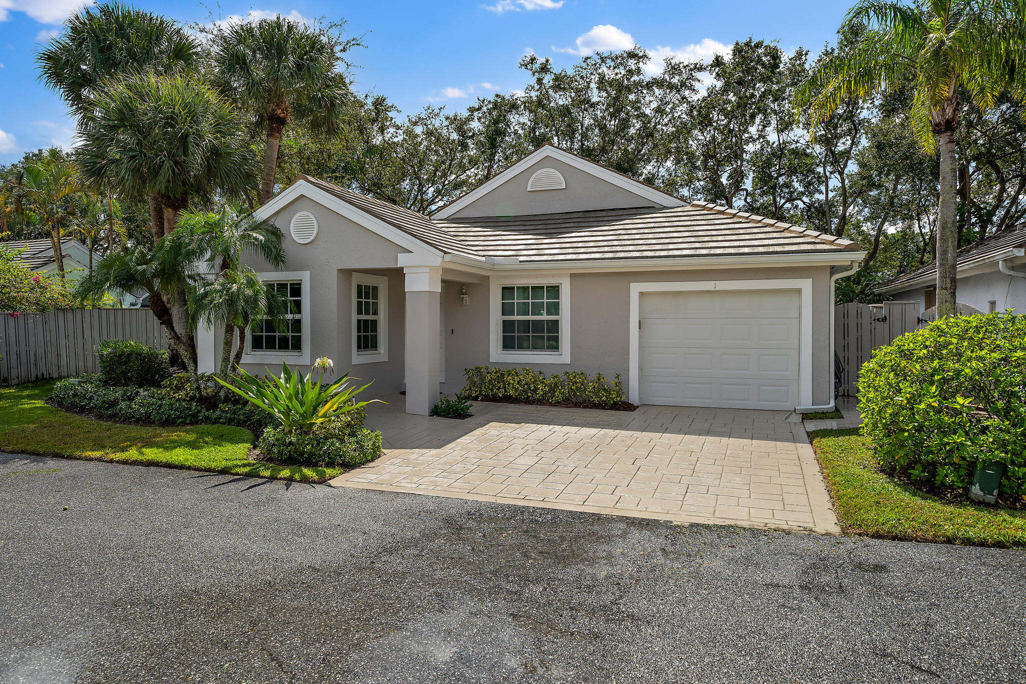 Palm Beach Gardens, FL 33418,1 Admirals CT