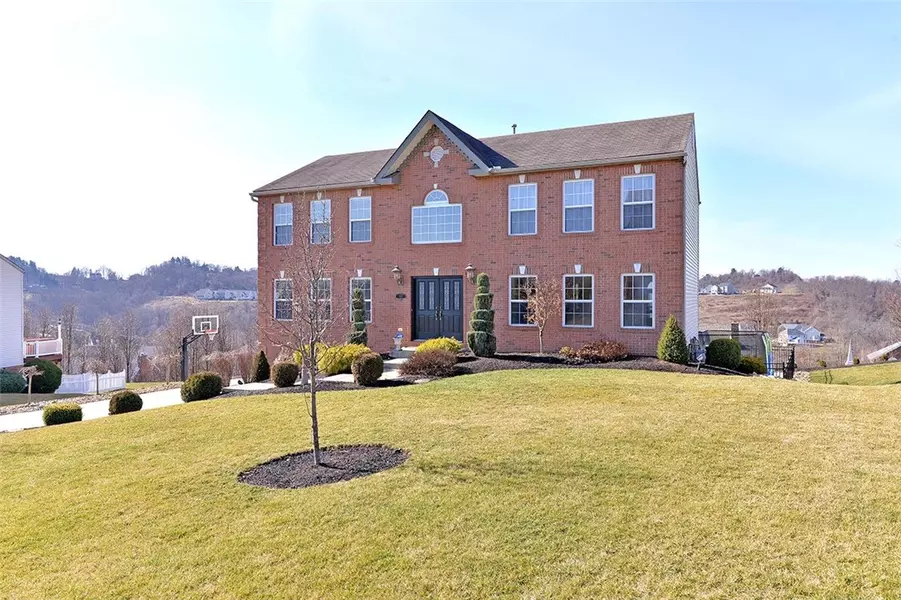 543 Potomac Dr, Washington, PA 15301