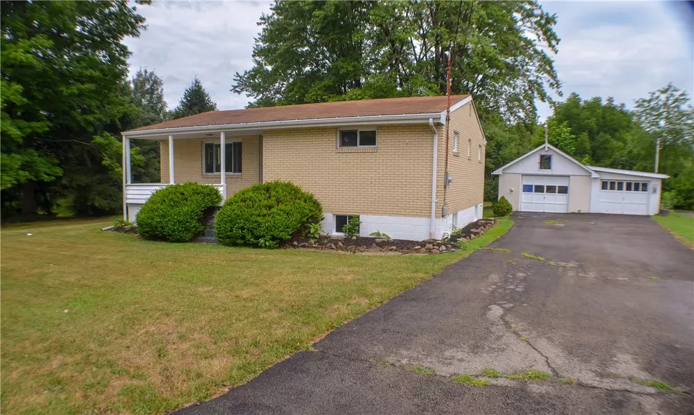 233 Hyde Park Road, Leechburg, PA 15656