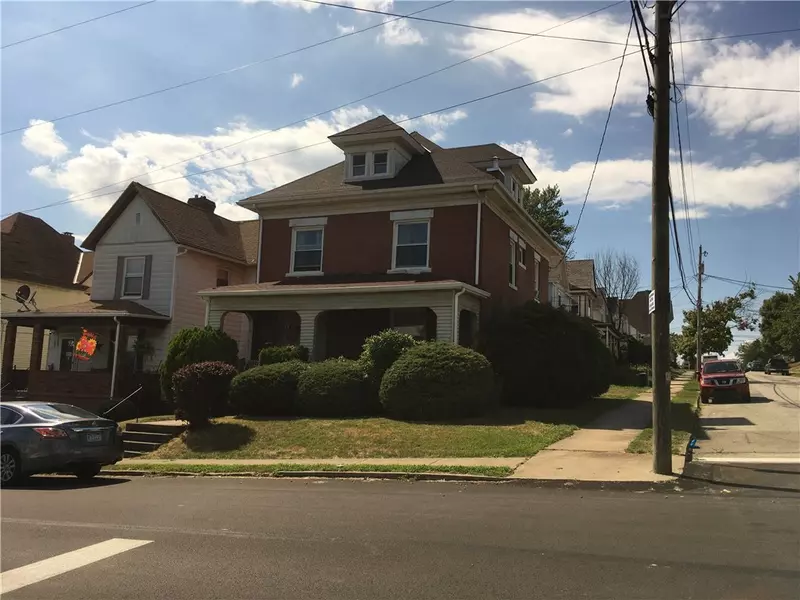 405 W Hallam Ave, Washington, PA 15301