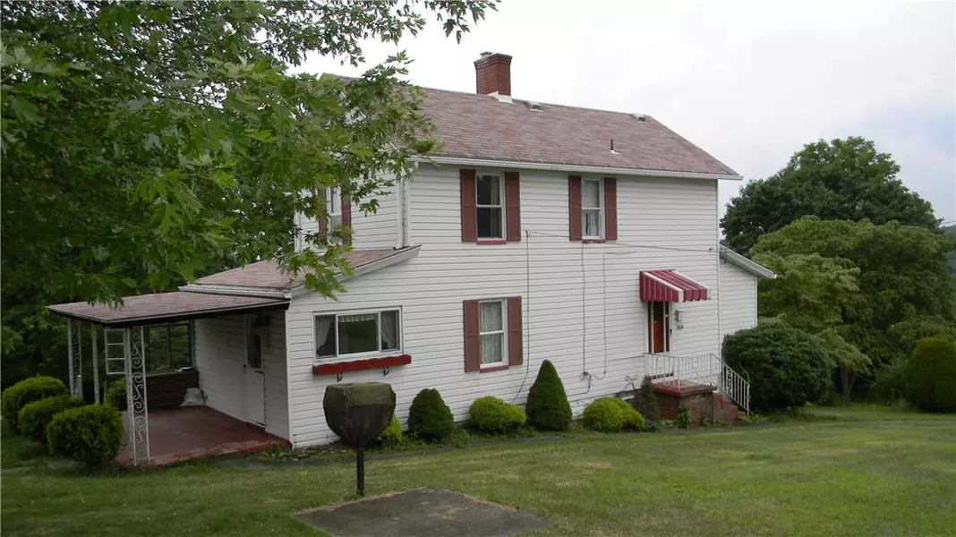 1004 Bennett Ave, Jeannette, PA 15644