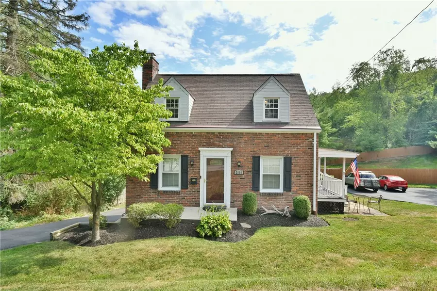 2114 Hillcrest Street, Bethel Park, PA 15102