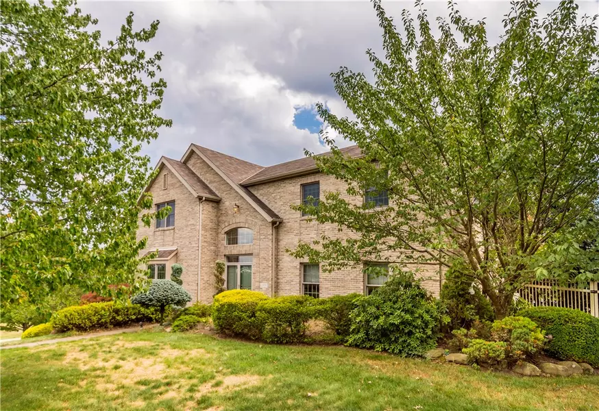 2408 Bonnie Dell Dr, South Park, PA 15129