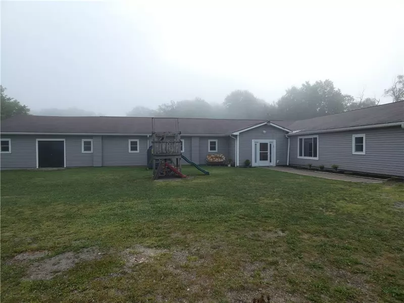 38 Old Mercer Rd, Volant, PA 16156