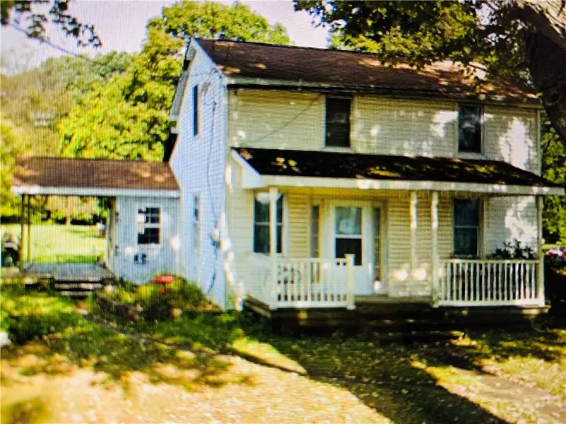 4469 Old Mercer Rd, Volant, PA 16156