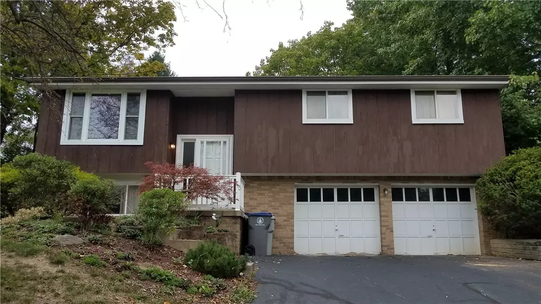 188 Friar Ln, Mcmurray, PA 15317