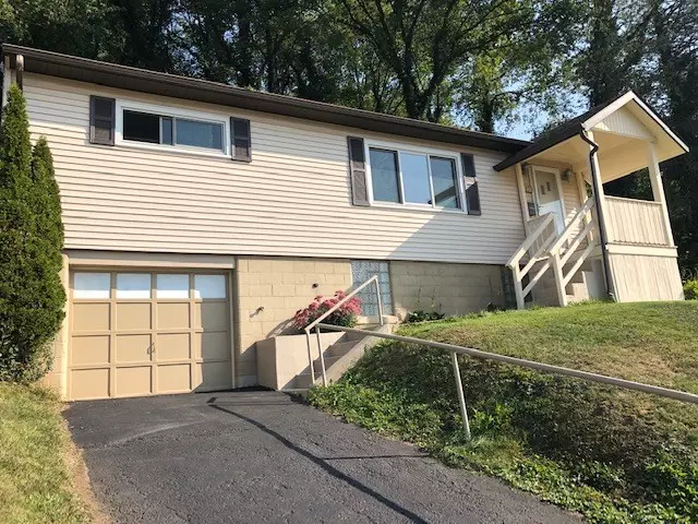 1035 Orchard Avenue, Greensburg, PA 15601