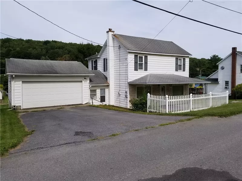 27 Upper Clinton St, Rossiter, PA 15772