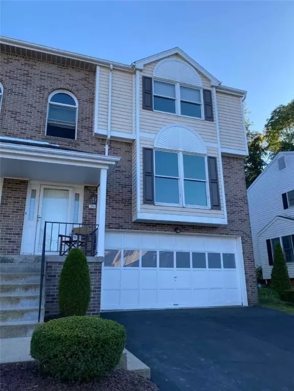 Monroeville, PA 15146,359 Karen Court