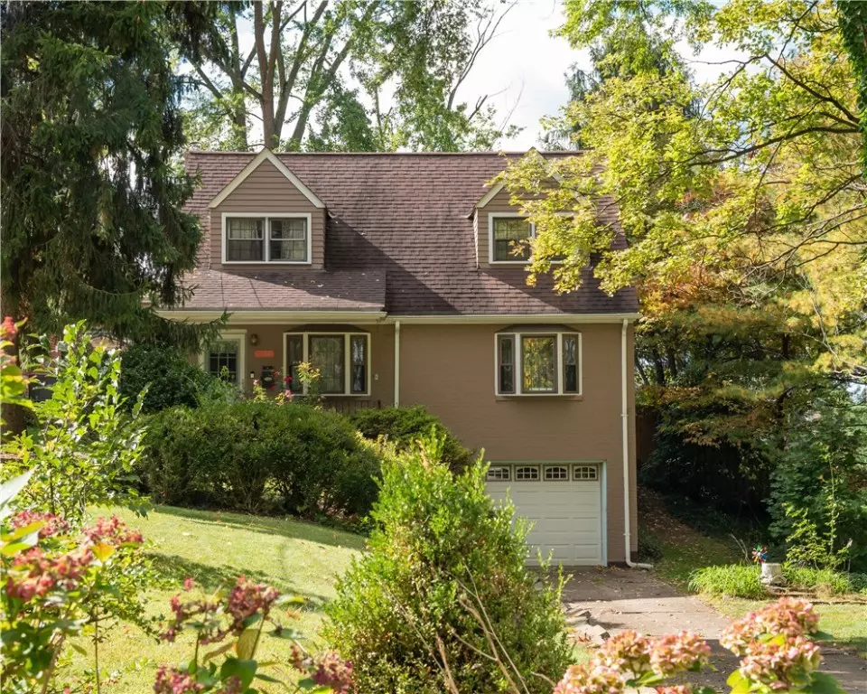 Oakmont, PA 15139,536 Hulton Road