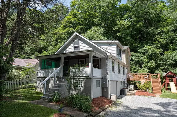 Coraopolis, PA 15108,702 Thorn Hollow Drive