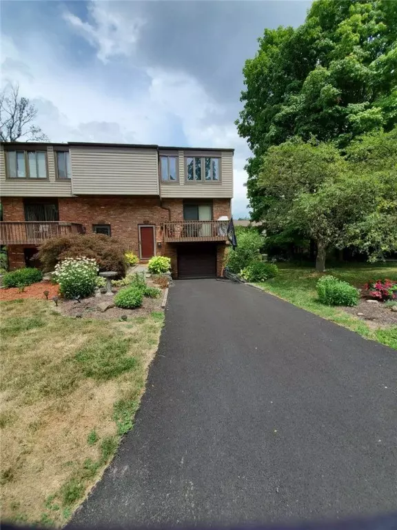 Canonsburg, PA 15317,492 Hunting Creek