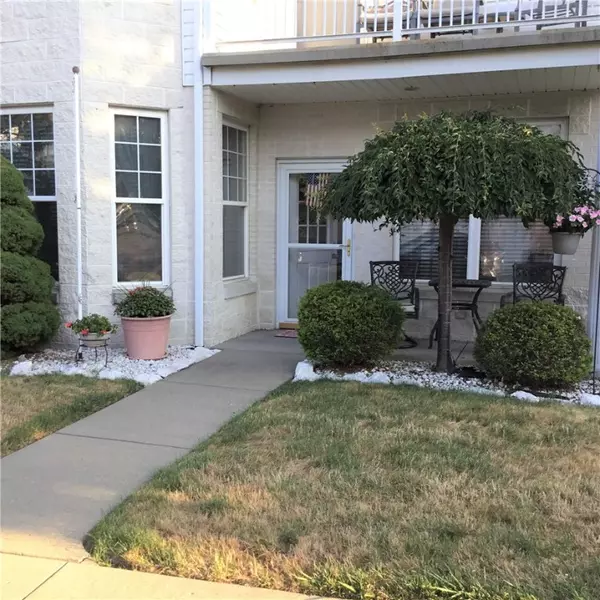 209 Adams Pointe Blvd #10, Mars, PA 16046