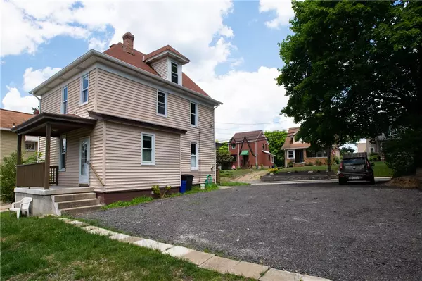 Coraopolis, PA 15108,1712 Montour St Ext