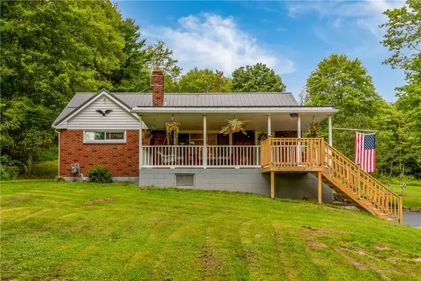 212 Parkhill Rd, Baden, PA 15005