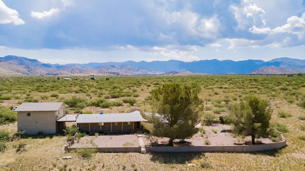 10299 E Sunrise Drive, Pearce, AZ 85625