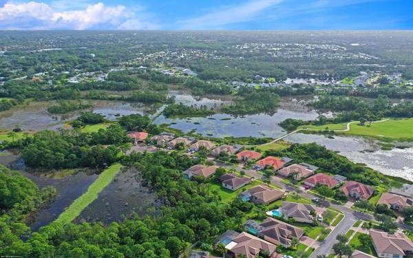6918 SE Sleepy Hollow LN, Stuart, FL 34997