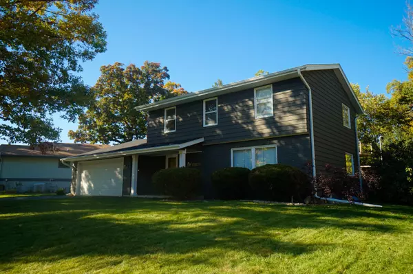 S70W14872 Dartmouth Cir, Muskego, WI 53150