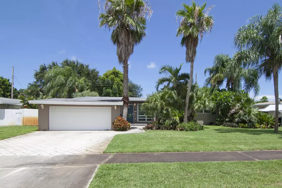 416 Westwind DR, North Palm Beach, FL 33408