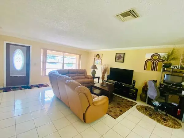 Boca Raton, FL 33428,22594 SW 64th WAY