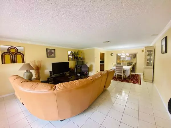 Boca Raton, FL 33428,22594 SW 64th WAY