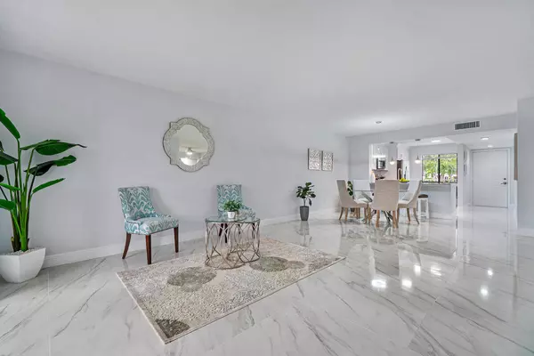 Delray Beach, FL 33484,6065 Pointe Regal CIR 206