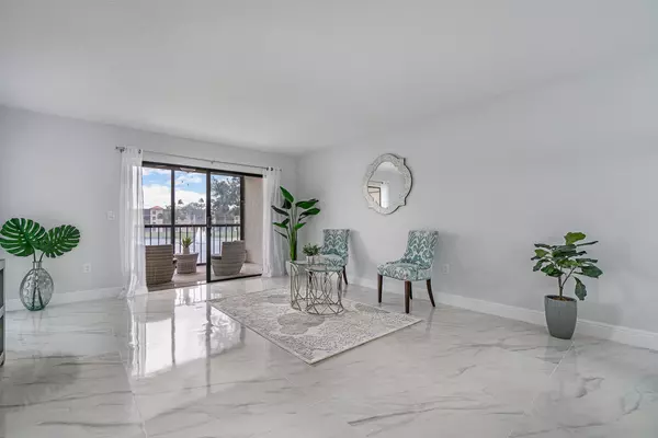 Delray Beach, FL 33484,6065 Pointe Regal CIR 206