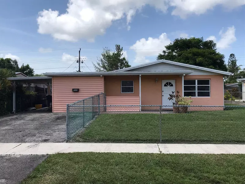 5319 Harriet PL, West Palm Beach, FL 33407