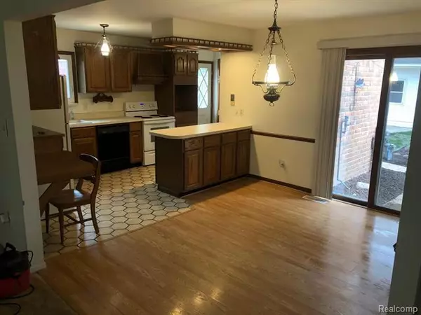 Riverview, MI 48193,18157 VALADE ST