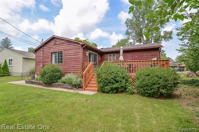 3600 JUNIOR, Pinckney, MI 48169