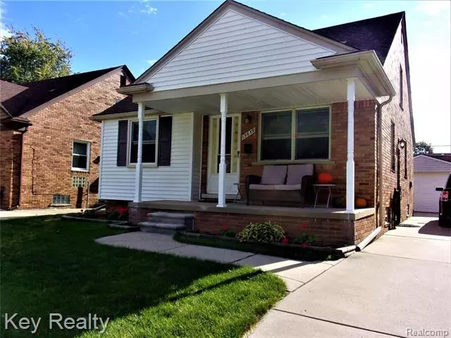 15659 RUSSELL AVE, Allen Park, MI 48101