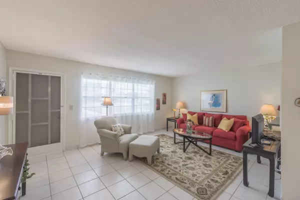 Boynton Beach, FL 33435,650 E Horizons 103