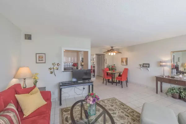 Boynton Beach, FL 33435,650 E Horizons 103