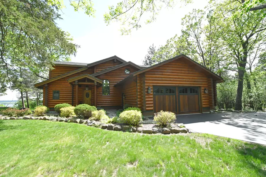 W3039 Orchard Ave, Brooklyn, WI 54941