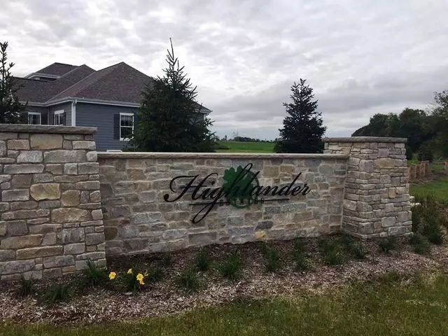 Lt77 Tartan Ct, Mequon, WI 53097