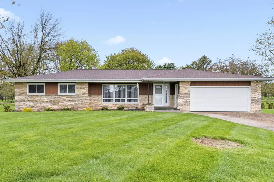 7080 County Road DW, Addison, WI 53091