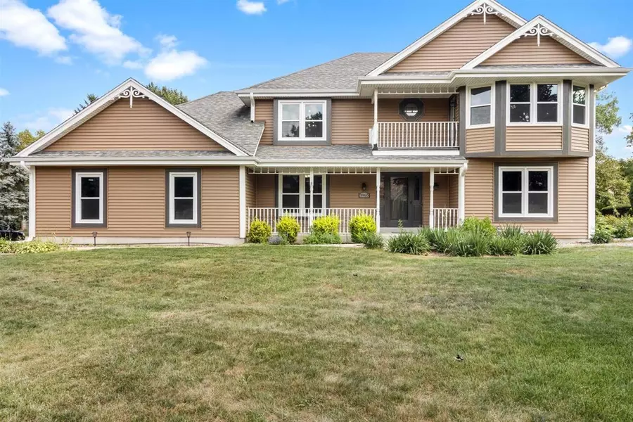 3960 S Cavendish Rd, New Berlin, WI 53151