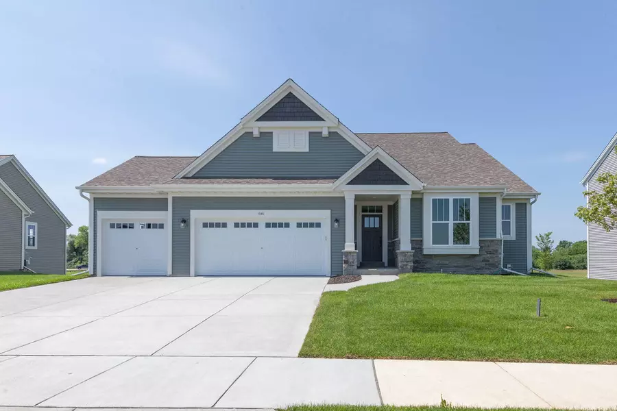 1345 Bluestem Trl, Oconomowoc, WI 53066