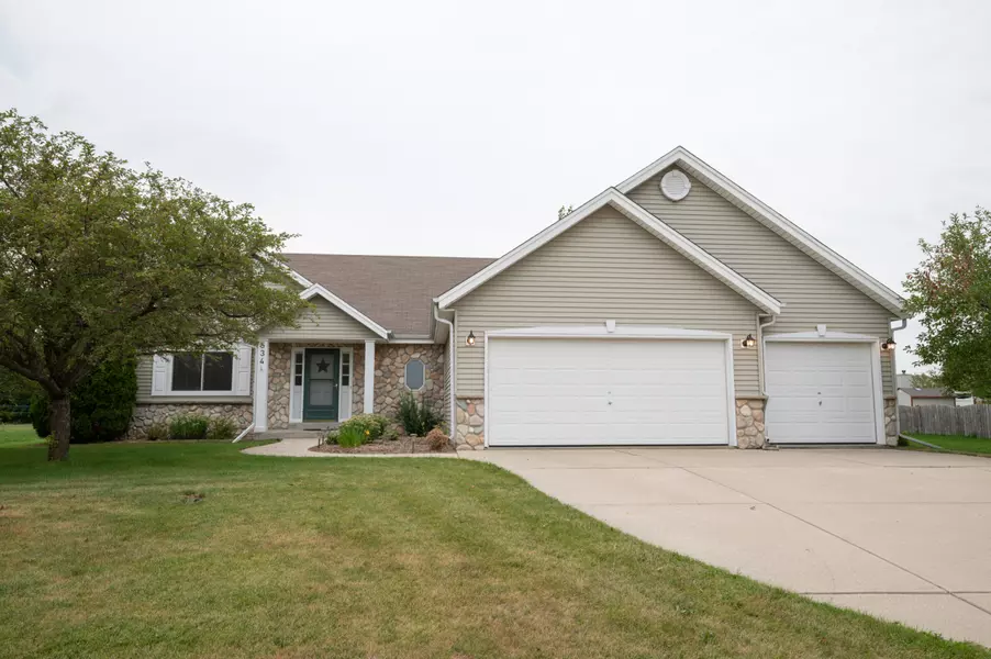 534 Baron Rd, Mukwonago, WI 53149