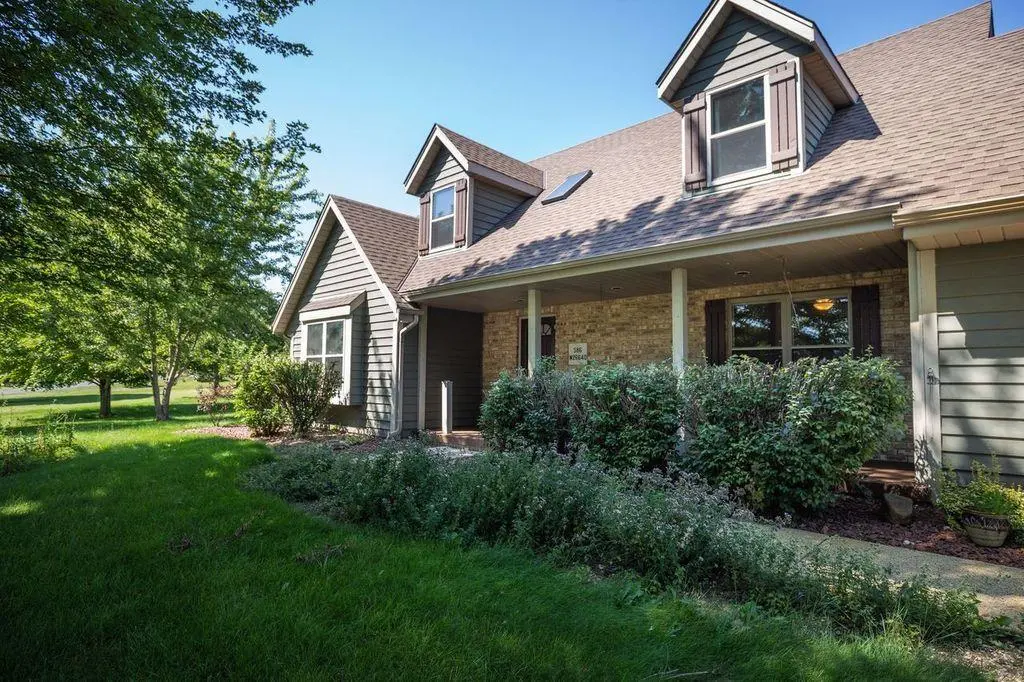 Vernon, WI 53149,S86W26640 Rustic View Ln