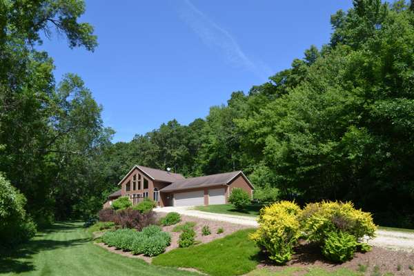 N8032 County Road EE, Farmington, WI 54644