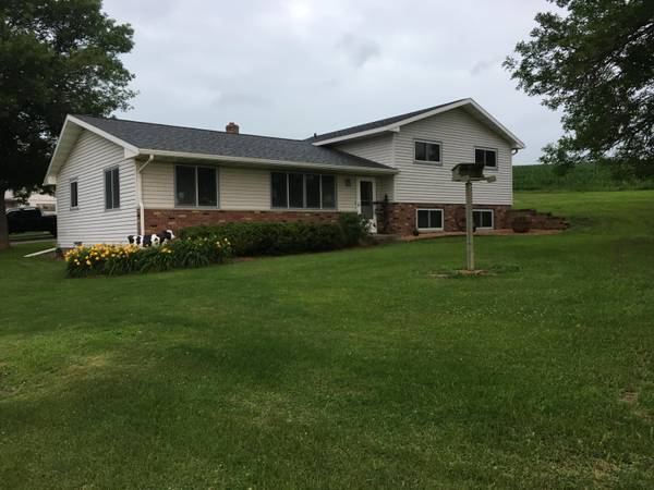 1000 Glomstad Rd, Holmen, WI 54636