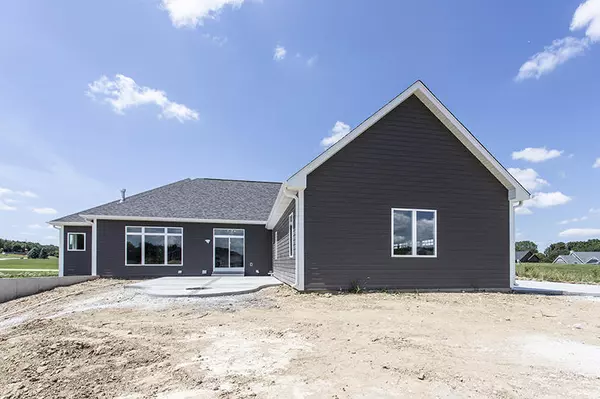 Twin Lakes, WI 53181,1553 Majestic Way E