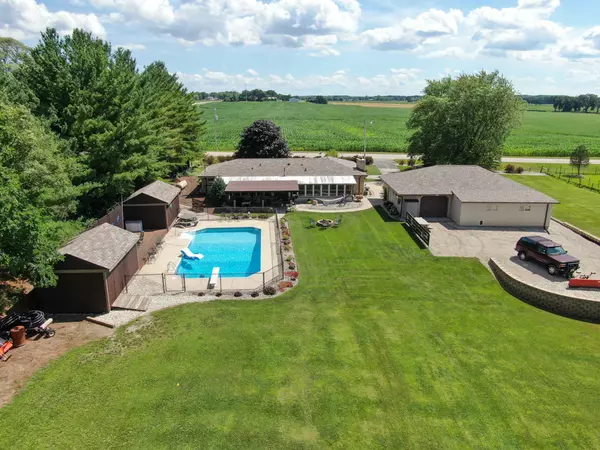 21030 Olson Rd, Norway, WI 53126