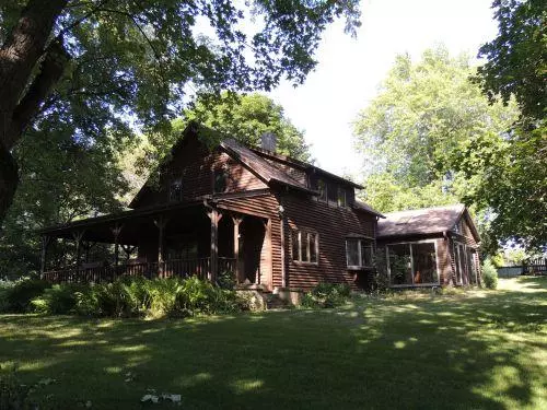 4851 Nicholson Rd, Caledonia, WI 53126