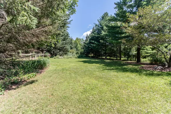 Delafield, WI 53018,389 Juniper Ct