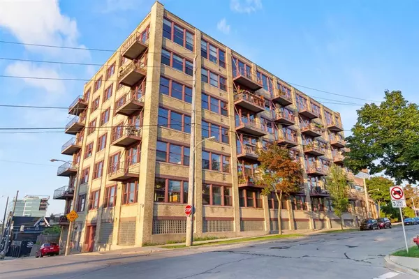 Milwaukee, WI 53204,215 W Maple St Unit 305